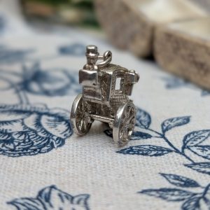 Vintage Silver Movable Carriage Charm, 3D Hansom Cab, Horse Drawn Coach with Spinning Wheels, Figural Pendant - Image 6