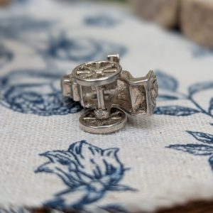 Vintage Silver Movable Carriage Charm, 3D Hansom Cab, Horse Drawn Coach with Spinning Wheels, Figural Pendant - Image 2