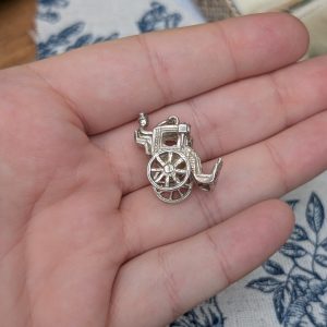 Vintage Silver Movable Carriage Charm, 3D Hansom Cab, Horse Drawn Coach with Spinning Wheels, Figural Pendant - Image 3