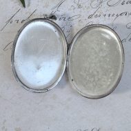 Vintage Large Sterling Silver Locket Oval Floral Leaf Motif Pendant - Image 11