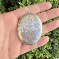 Vintage Large Sterling Silver Locket Oval Floral Leaf Motif Pendant - Image 2
