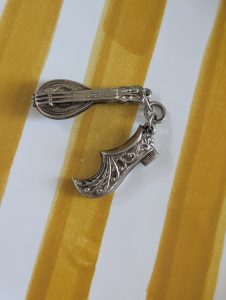 Vintage Silver Mandolin Shoe Charms, Figural Lute & Genie Slipper Pendant Set, Dainty Bracelet Charms, Musician Gift - Image 4