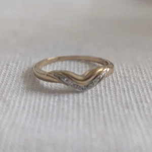 Vintage 9ct Gold Diamond Wishbone Ring Chevron V Style - Image 12