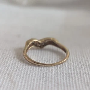 Vintage 9ct Gold Diamond Wishbone Ring Chevron V Style - Image 10