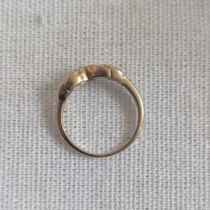 Vintage 9ct Gold Diamond Wishbone Ring Chevron V Style - Image 9