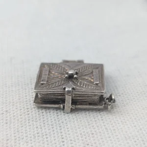 Vintage Sterling Silver Bible Charm, Large Heavy Opens - Image 7