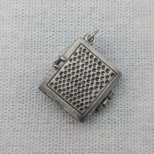 Vintage Sterling Silver Bible Charm, Large Heavy Opens - Image 6