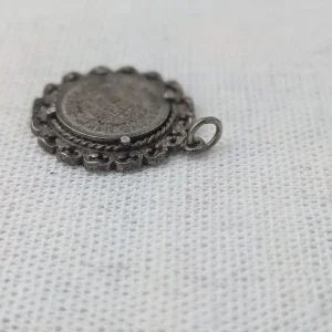 Vintage Silver Threepence Charm, George IV 1938 Pendant - Image 5