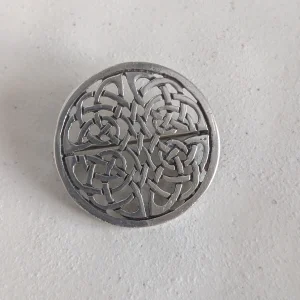 Silver Celtic Knot Brooch, Shield Round Plaid Pin - Image 3