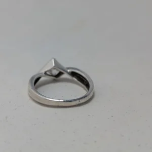 Vintage Silver CZ Solitaire Ring, Twisted Band - Image 5