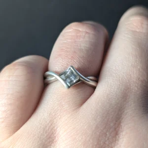 Vintage Silver CZ Solitaire Ring, Twisted Band - Image 9