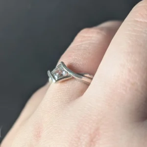 Vintage Silver CZ Solitaire Ring, Twisted Band - Image 10
