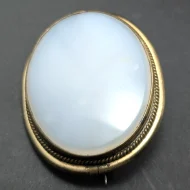 Antique White Chalcedony Brooch, Large Estate Pinchbeck Gilt - Image 3