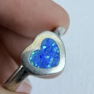 Vintage Sterling Silver Opal Heart Ring, Stacking Band Blue Green - Image 4