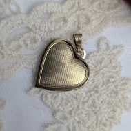Vintage Rolled Gold Heart Locket, Garnet Flower Engraved Double Photo K&L - Image 10