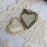 Vintage Rolled Gold Heart Locket, Garnet Flower Engraved Double Photo K&L - Image 8