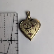 Vintage Rolled Gold Heart Locket, Garnet Flower Engraved Double Photo K&L - Image 9