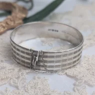 Vintage Sterling Silver Diamond Cut Bangle, Hallmarked Hinged Bracelet 1974 - Image 9