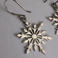 Vintage Sterling Silver Snowflake Dangle Drop Earrings - Image 7