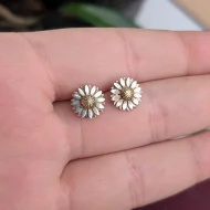 Vintage Sterling Silver Daisy Flower Stud Earrings - Image 2