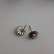 Vintage Sterling Silver Daisy Flower Stud Earrings - Image 5
