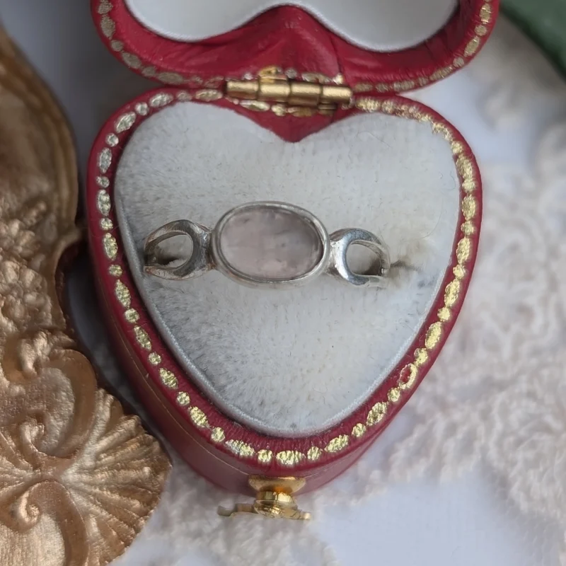 Vintage Silver Rose Quartz East West Ring Open Shoulders