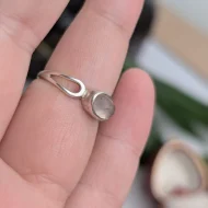 Vintage Silver Rose Quartz East West Ring Open Shoulders - Image 10