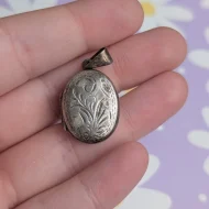 Vintage Sterling Silver Oval Photo Locket Flower Pendant 925 - Image 2