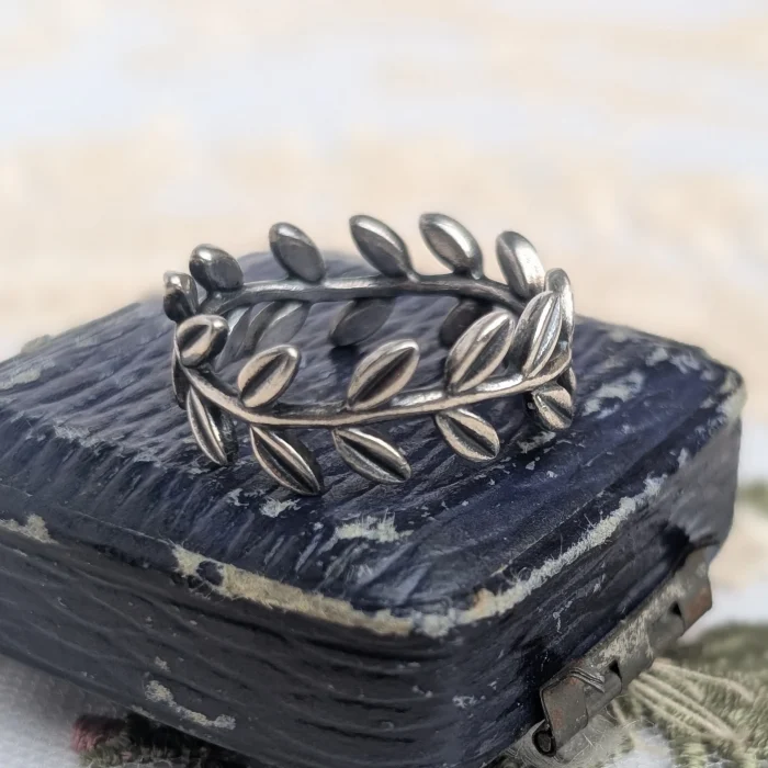 Pandora Sterling Silver Laurel Leaf Ring