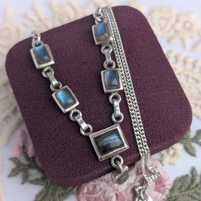 Vintage Sterling Silver Red Stone Twist Pendant Drop Necklace
