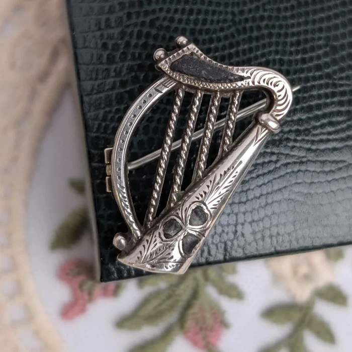 Vintage Sterling Silver Harp Brooch Inlaid Shamrock Pin
