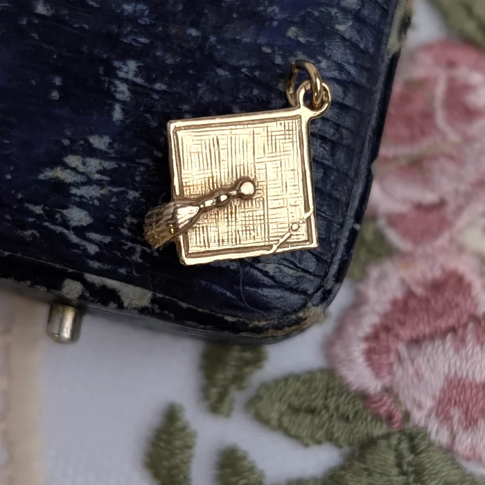 Vintage 9ct Gold Graduation Cap Charm Pendant