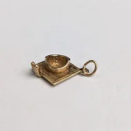 Vintage 9ct Gold Graduation Cap Charm Pendant - Image 4