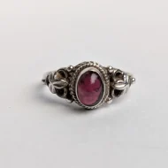 Vintage Sterling Silver Garnet Floral Shank Ring - Image 2
