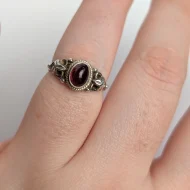 Vintage Sterling Silver Garnet Floral Shank Ring - Image 8