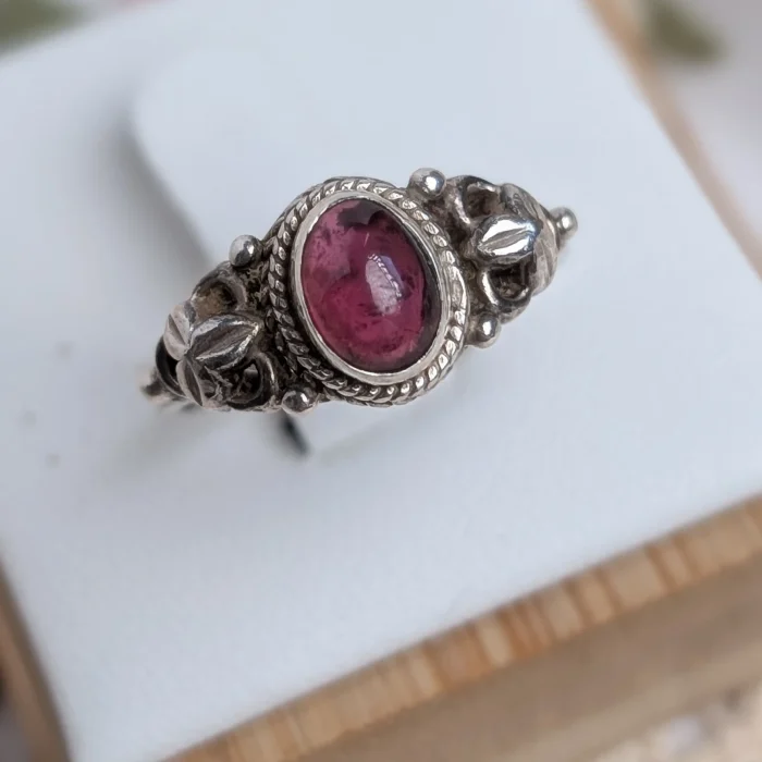 Vintage Sterling Silver Garnet Floral Shank Ring