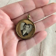 Antique Gilt Round Love Heart Locket Pendant - Image 7