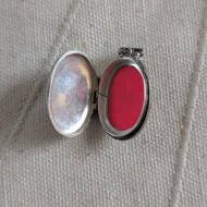 Vintage Sterling Silver Oval Locket Double Photo Etched - Image 8