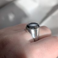 Vintage Sterling Silver Hematite Faceted Signet Ring - Image 4