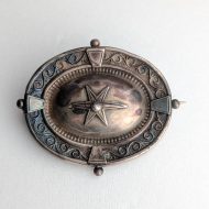 Antique Silver Star Round Domed Ornate Brooch - Image 3