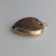 Vintage Gold Plated Heart Locket Pendant Engraved Cartouche Romantic Photo - Image 9