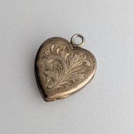 Vintage Rolled Gold Heart Locket Ornate Foliate, Love Double Photo Pendant - Image 9
