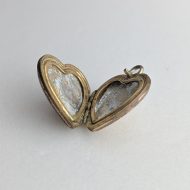 Vintage Rolled Gold Heart Locket Ornate Foliate, Love Double Photo Pendant - Image 11