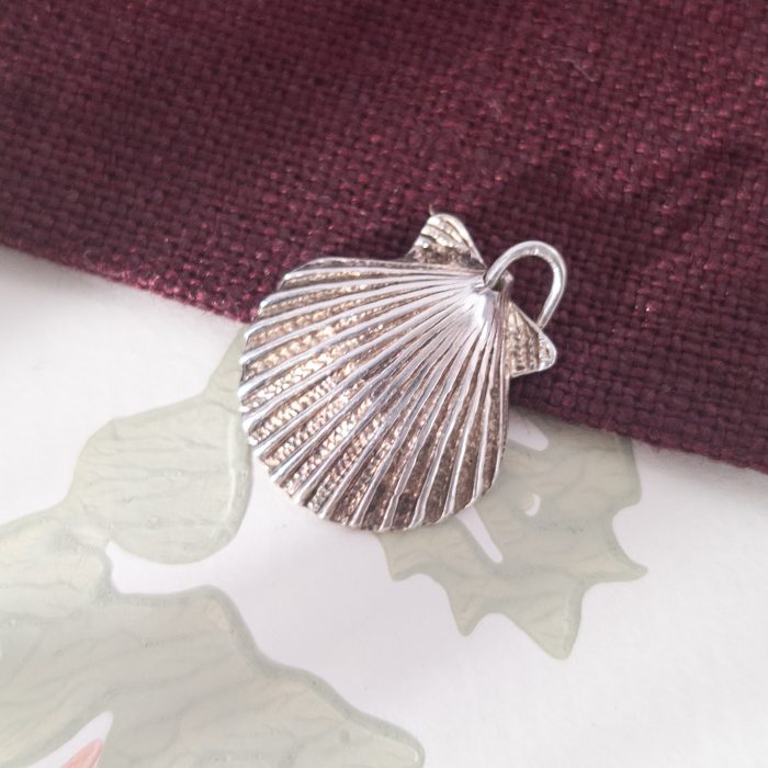 Vintage Sterling Silver Seashell Pendant
