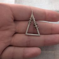 Vintage Sterling Silver Brutalist Triangle Pendant, Barbed Wire Modernist - Image 6