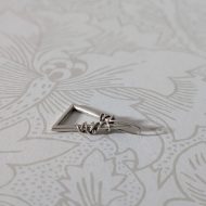 Vintage Sterling Silver Brutalist Triangle Pendant, Barbed Wire Modernist - Image 3