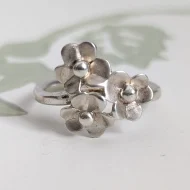 Sterling Silver Daisy Flower Ring Triple Floral Minimalist Band 925 - Image 9