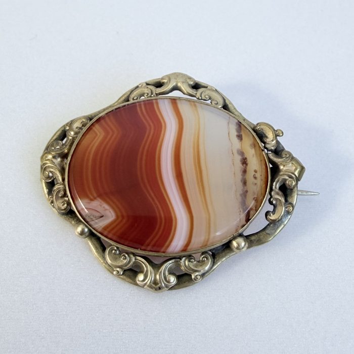 Antique Victorian Banded Agate Ornate Gilt Brooch - 2