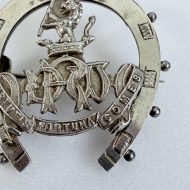 Antique Duke of Wellington Sterling Silver Brooch Virtutis Fortuna Comes Horseshoe Badge - 4