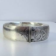 Vintage Sterling Silver Floral Etched Hinged Bangle Hallmarked - 6